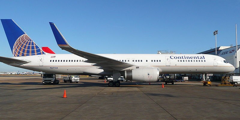 A Continental 757 (Photo via Wikimedia Commons)