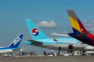 International carriers at Sea-Tac, 24 August 2012
