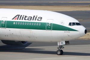 Photo: Kentaro Iemoto from Tokyo, Japan (Alitalia B777-200ER(EI-DBL)) [CC BY-SA 2.0 (http://creativecommons.org/licenses/by-sa/2.0)], via Wikimedia Commons