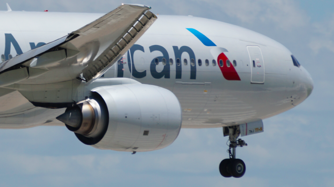 American 777-200 An American 777-200 landing at DFW