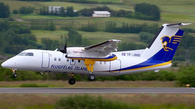 Flugfelag_Islands_-_Air_Iceland_De_Havilland_Canada_DHC-8-106_Dash_8_KvW-1