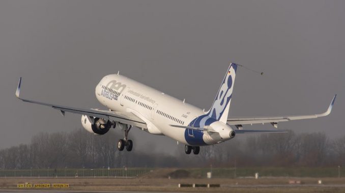 A321neo_First_Flight_with_Pratt___Whitney_Take_off_from_Hamburg_Christian_Brinkmann-2