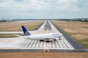 Dulles runway