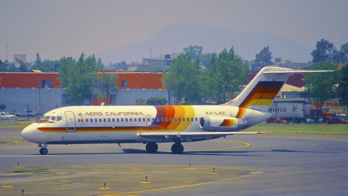 250cx_-_Aero_California_DC-9-15,_XA-LAC@MEX,24.07.2003_-_Flickr_-_Aero_Icarus