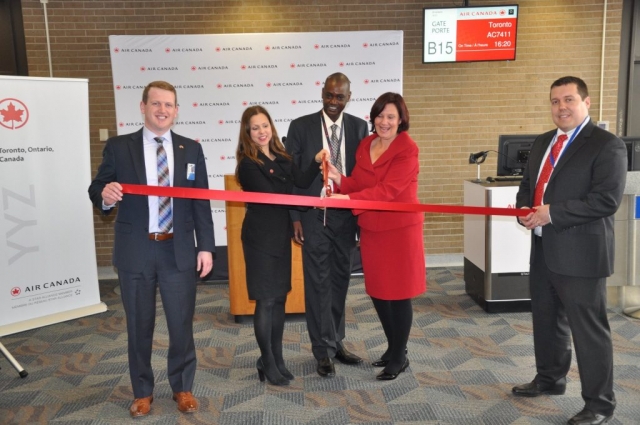 Ribbon cutting ceremony at the gate in Omaha. (Photo: Eppley Airfield)