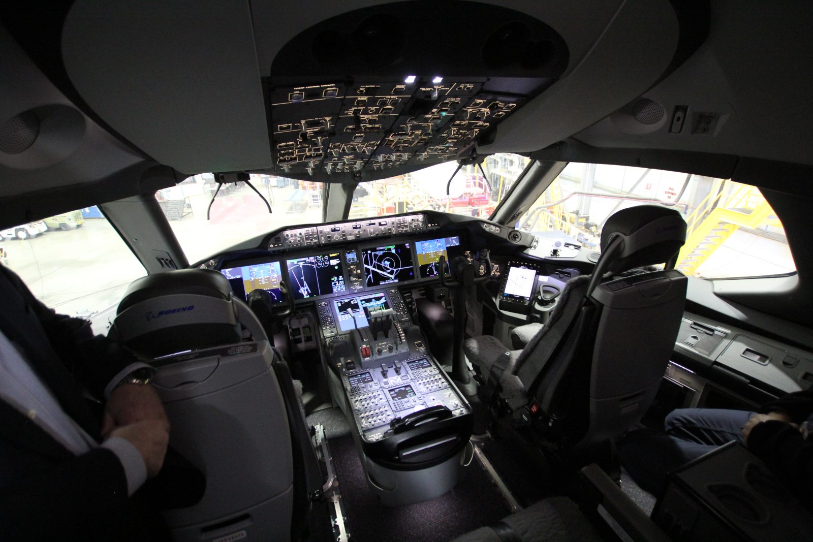 Boeing 787 flight deck
