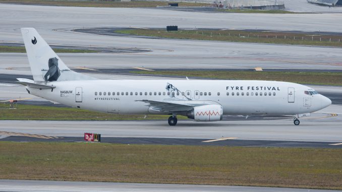 N458UW_-_Swift_Air_-_Boeing_737-400_-_Fyre_Festival
