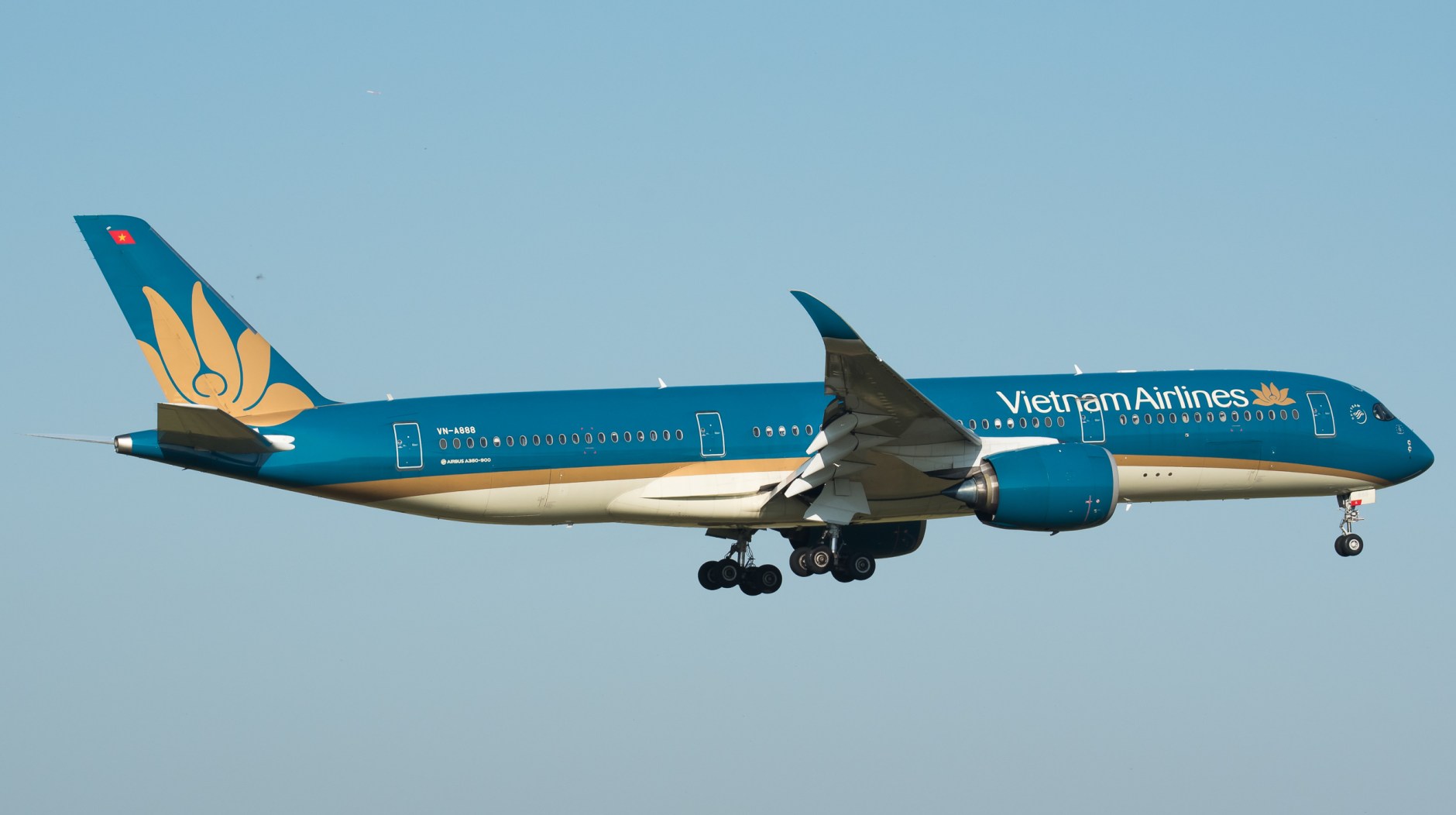 A Vietnam Airlines A350-900 in Seoul