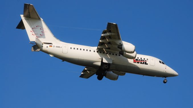 British_Aerospace_BAe_146-200_WDL_Aviation_(WDL)_D-AMAJ_-_MSN_2028_28_(3011488240)