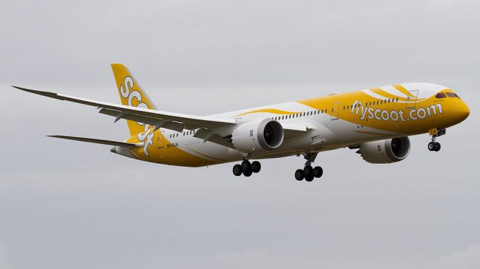 Scoot_Boeing_787_on_finals_at_Singapore_Changi_Airport