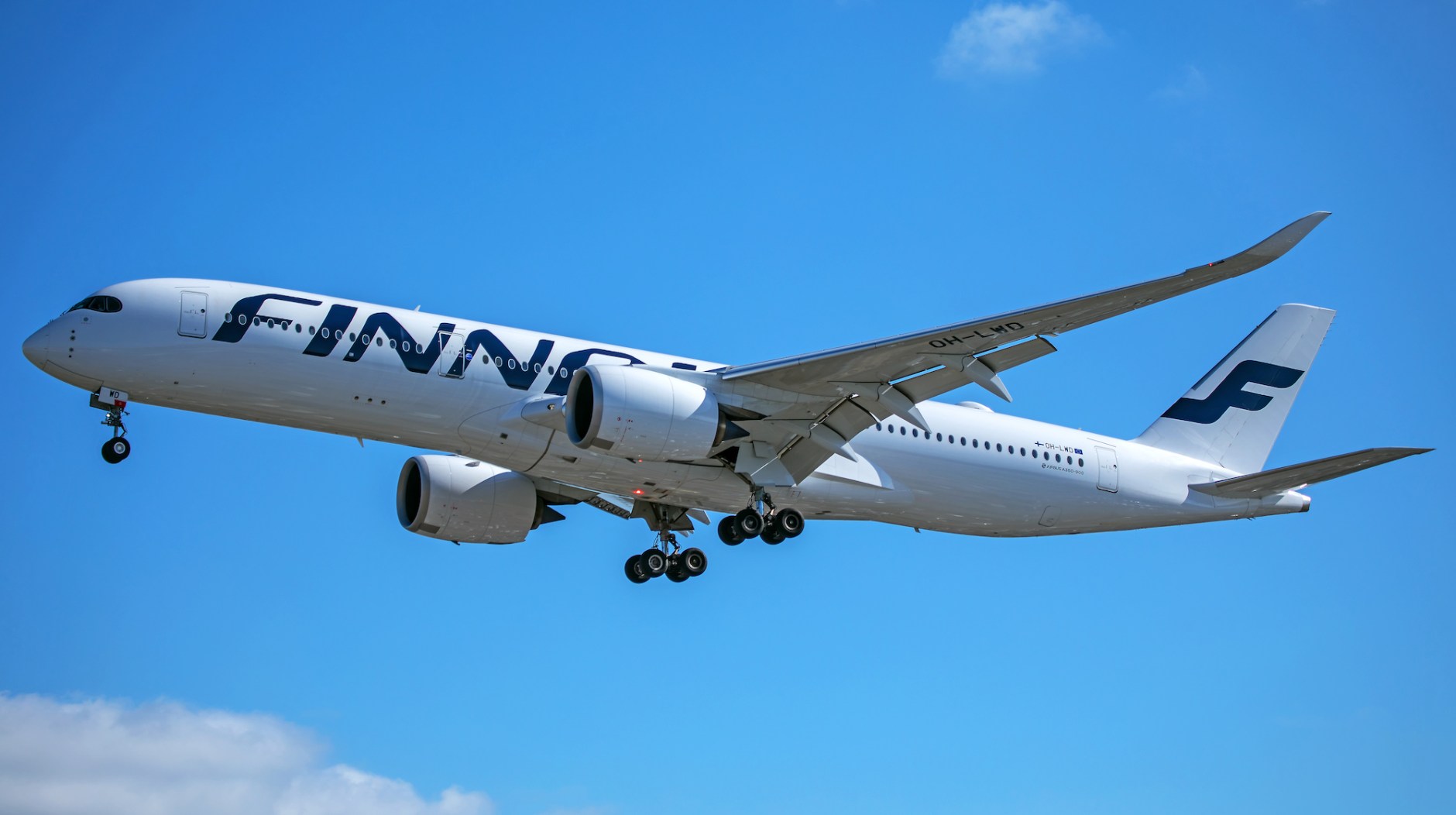 A Finnair A350-900XWB arriving in London.