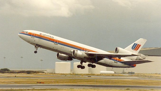 United_Airlines_McDonnell_Douglas_DC-10_at_SFO