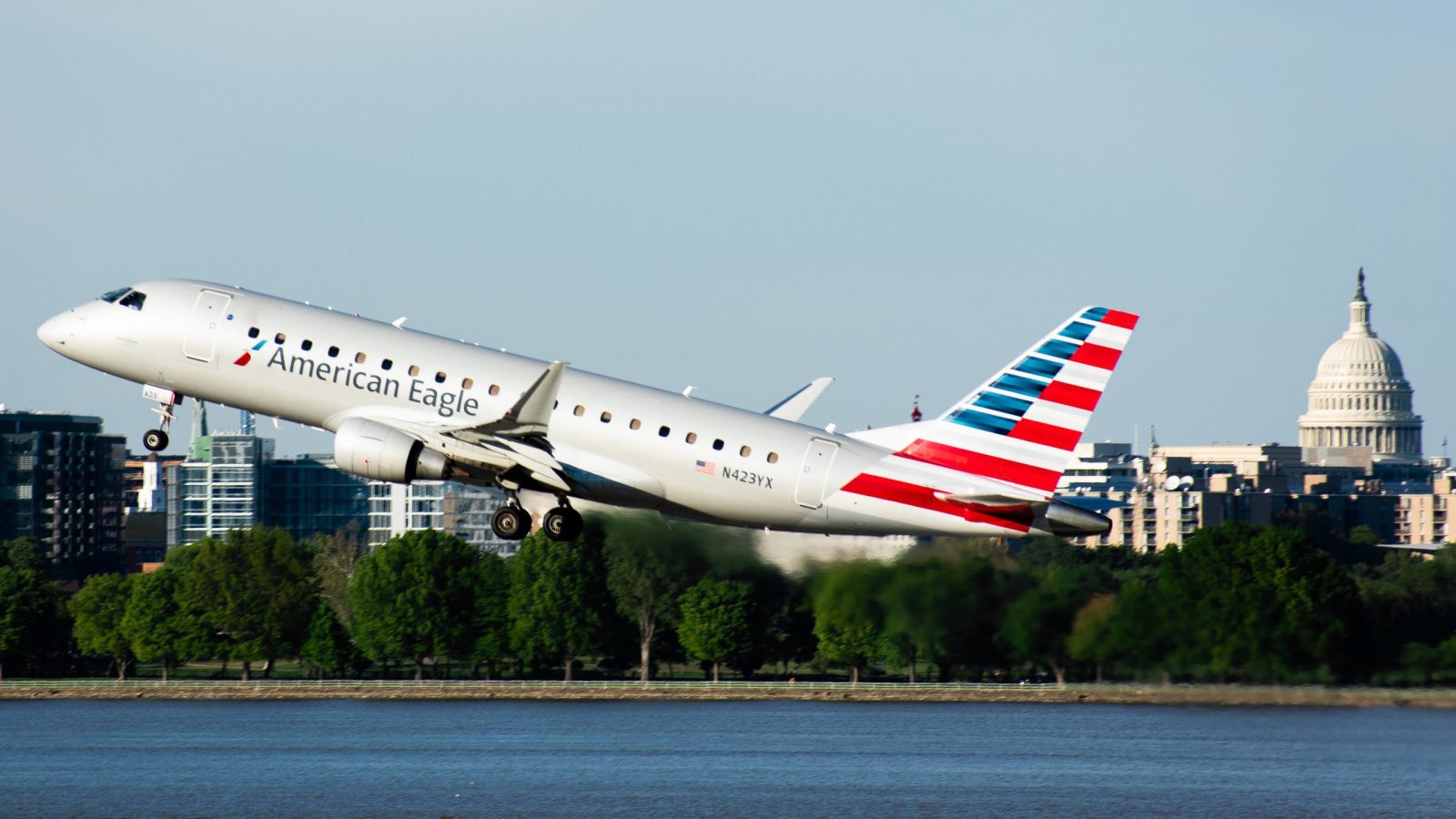 American Eagle E175