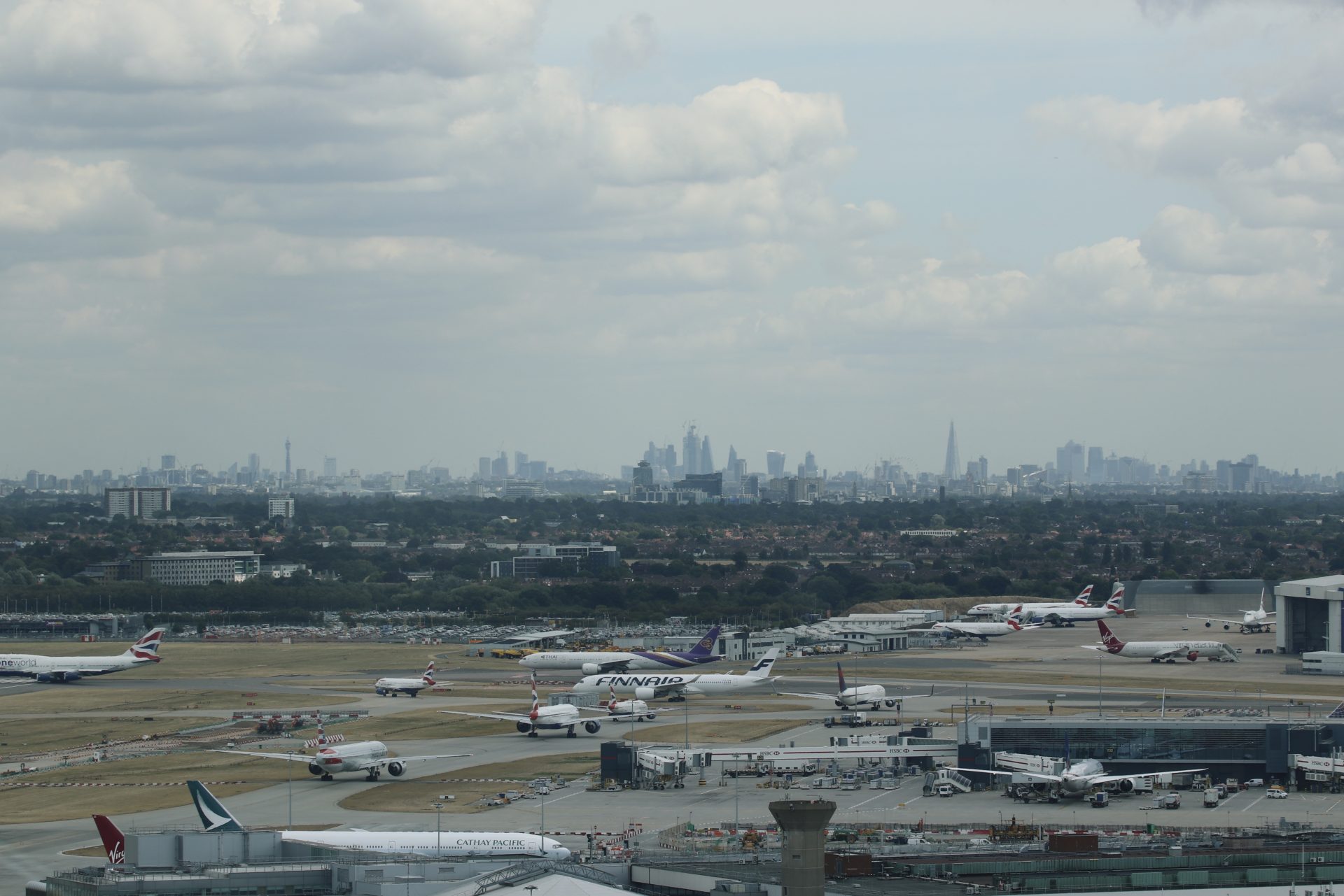 Multiple European Countries Ban U.K. Flights Following Discovery of New COVID-19 Strain – AirlineGeeks.com - Vimarsana News