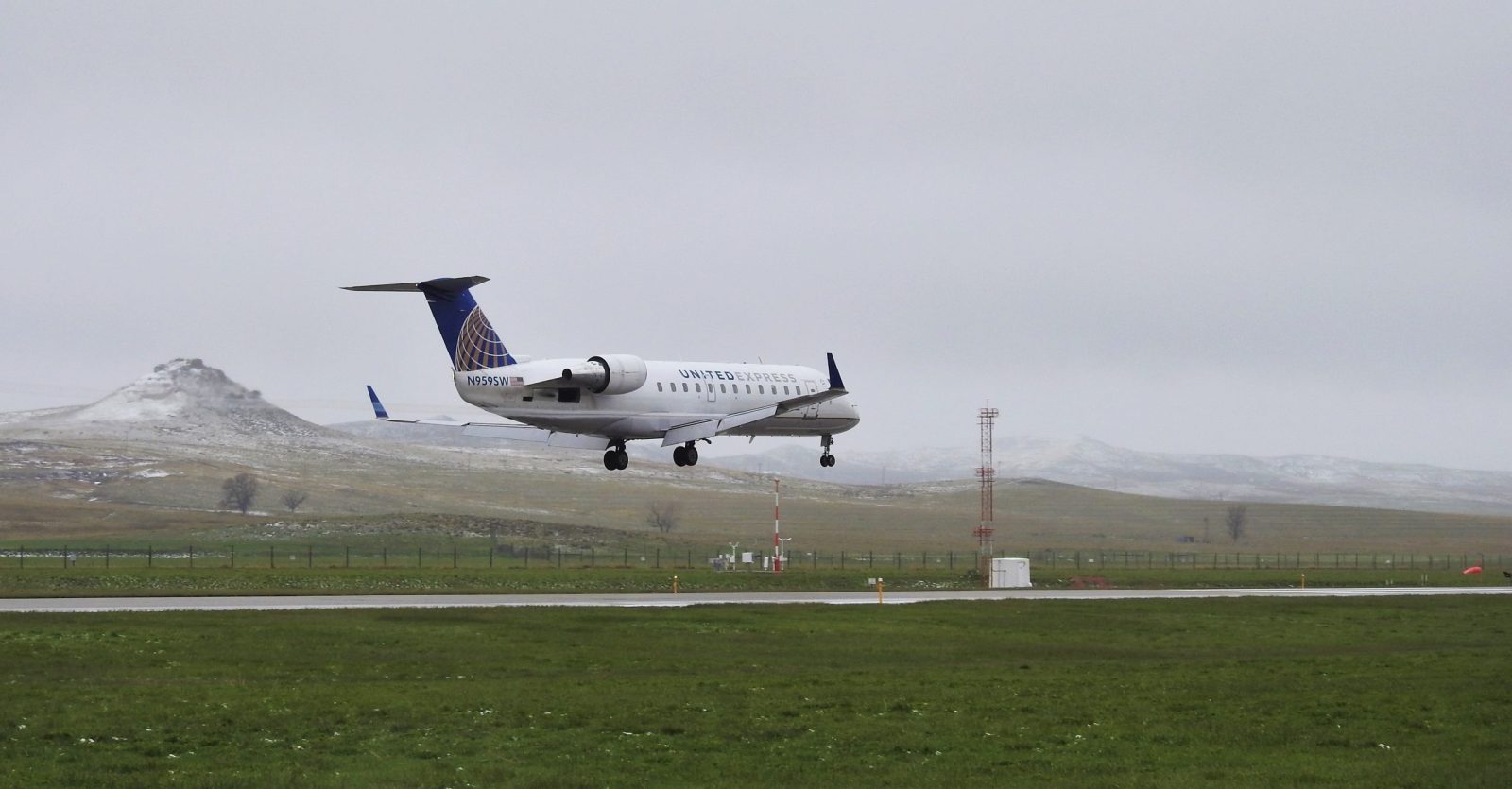 United CRJ-200