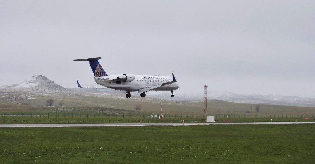 United CRJ-200