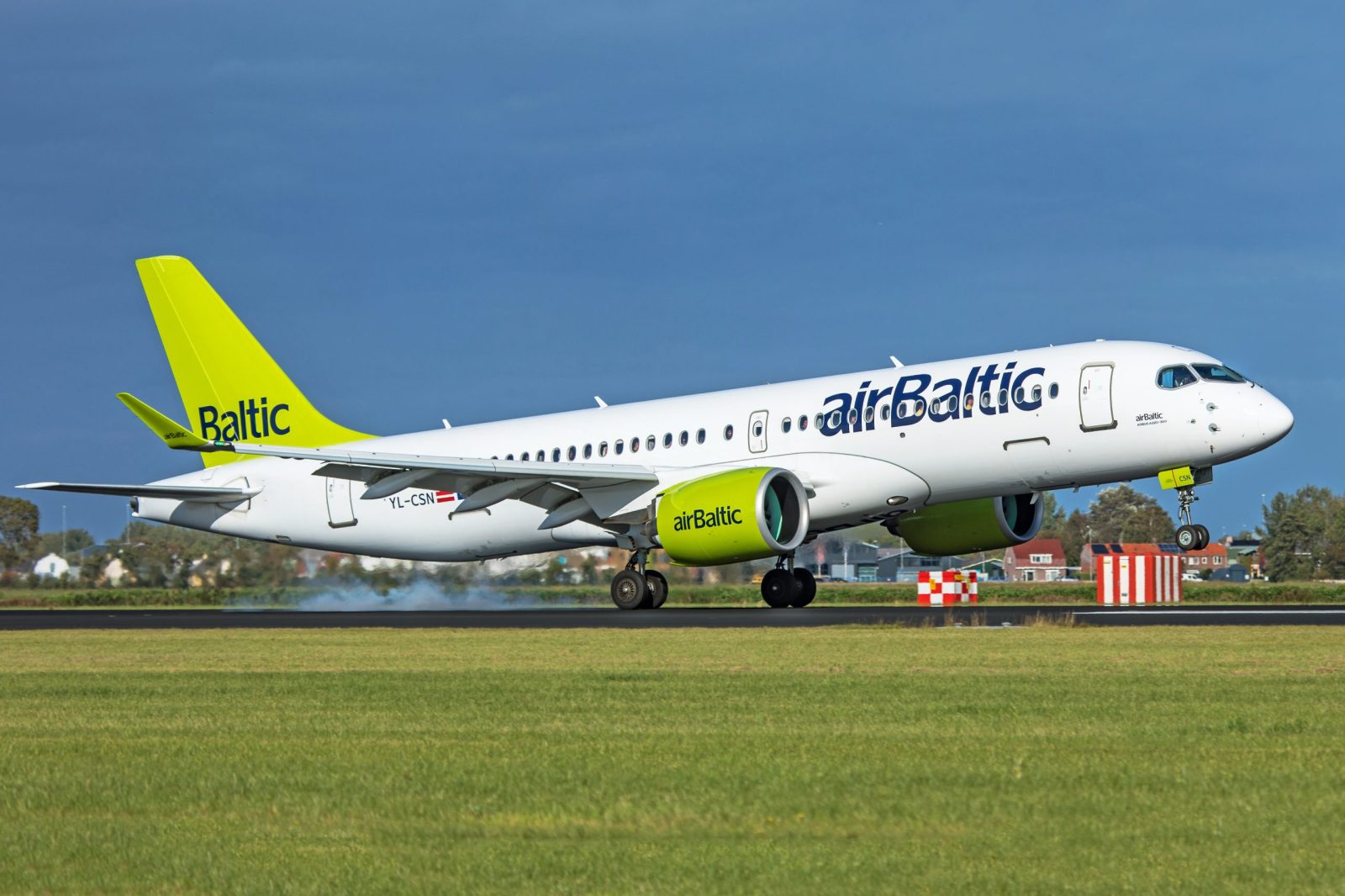 airBaltic Airbus A220