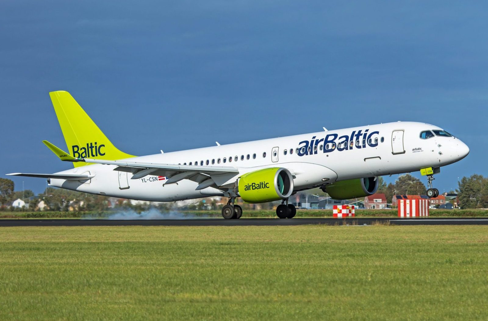 airBaltic Airbus A220