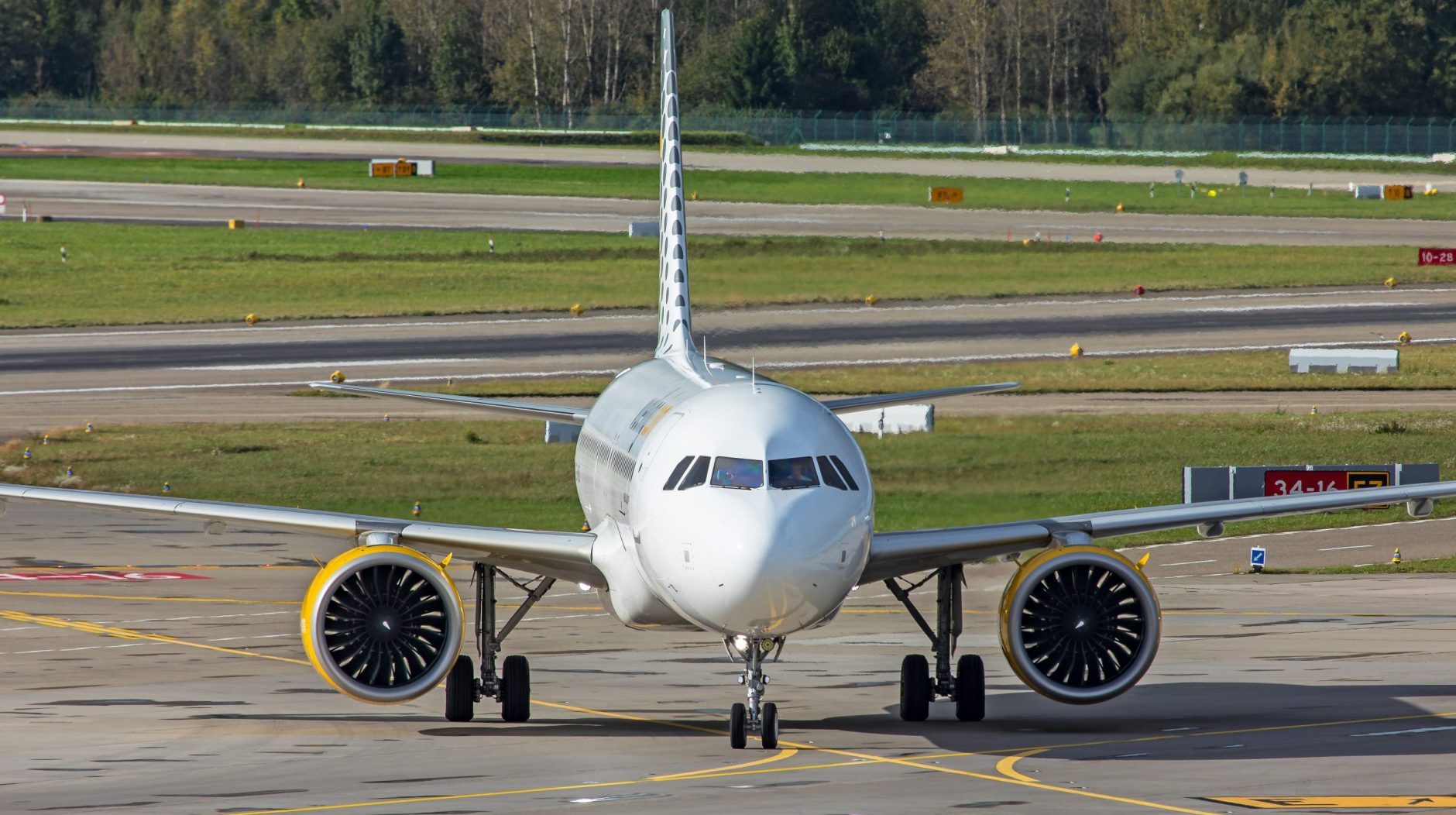 Vueling-Airbus-A320-271N-EC-NDB-110-10-19-William-Derrickson