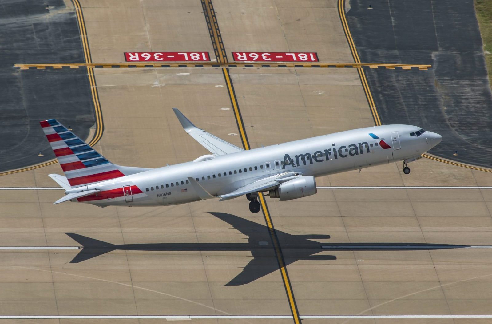 American 737-800