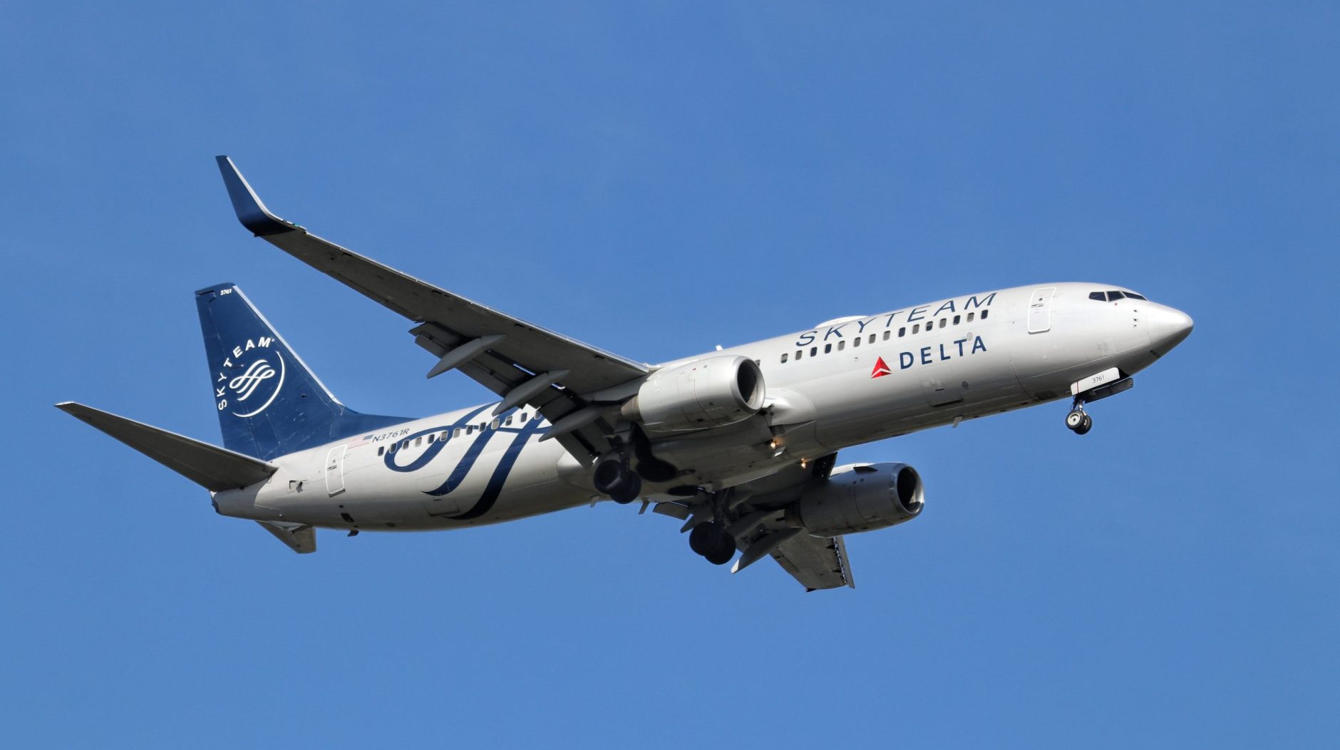 DL_Delta_738_SkyTeam_N3761R_737_800_SEA_katie_bailey