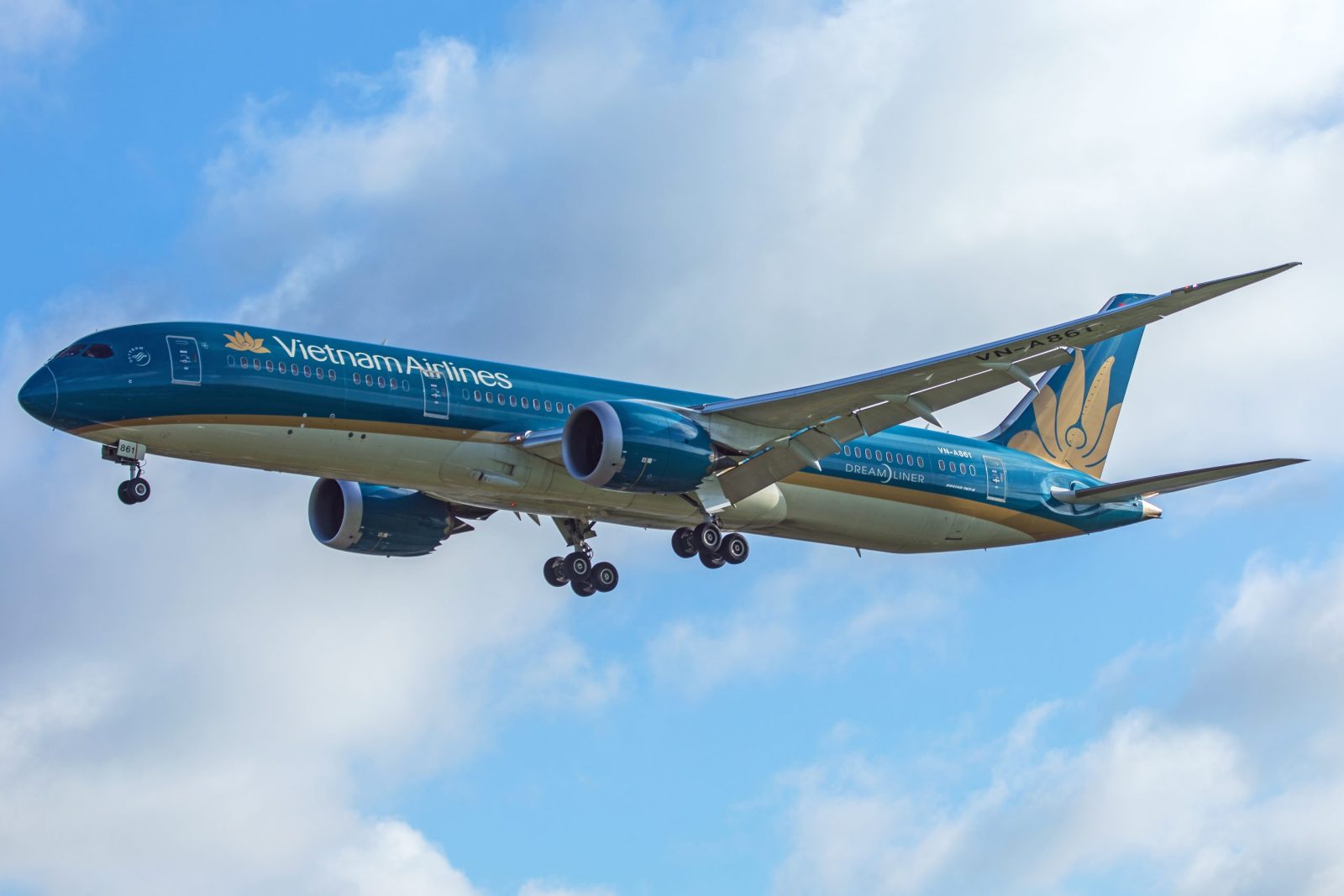 A Vietnam Airlines Boeing 787 Dreamliner