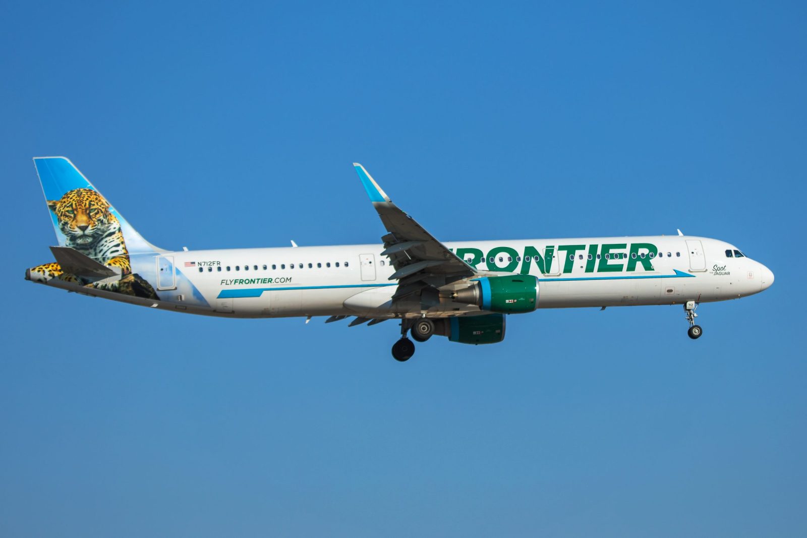 An A321 in Frontier's "Spot the Jaguar" livery on approach into Las Vegas.