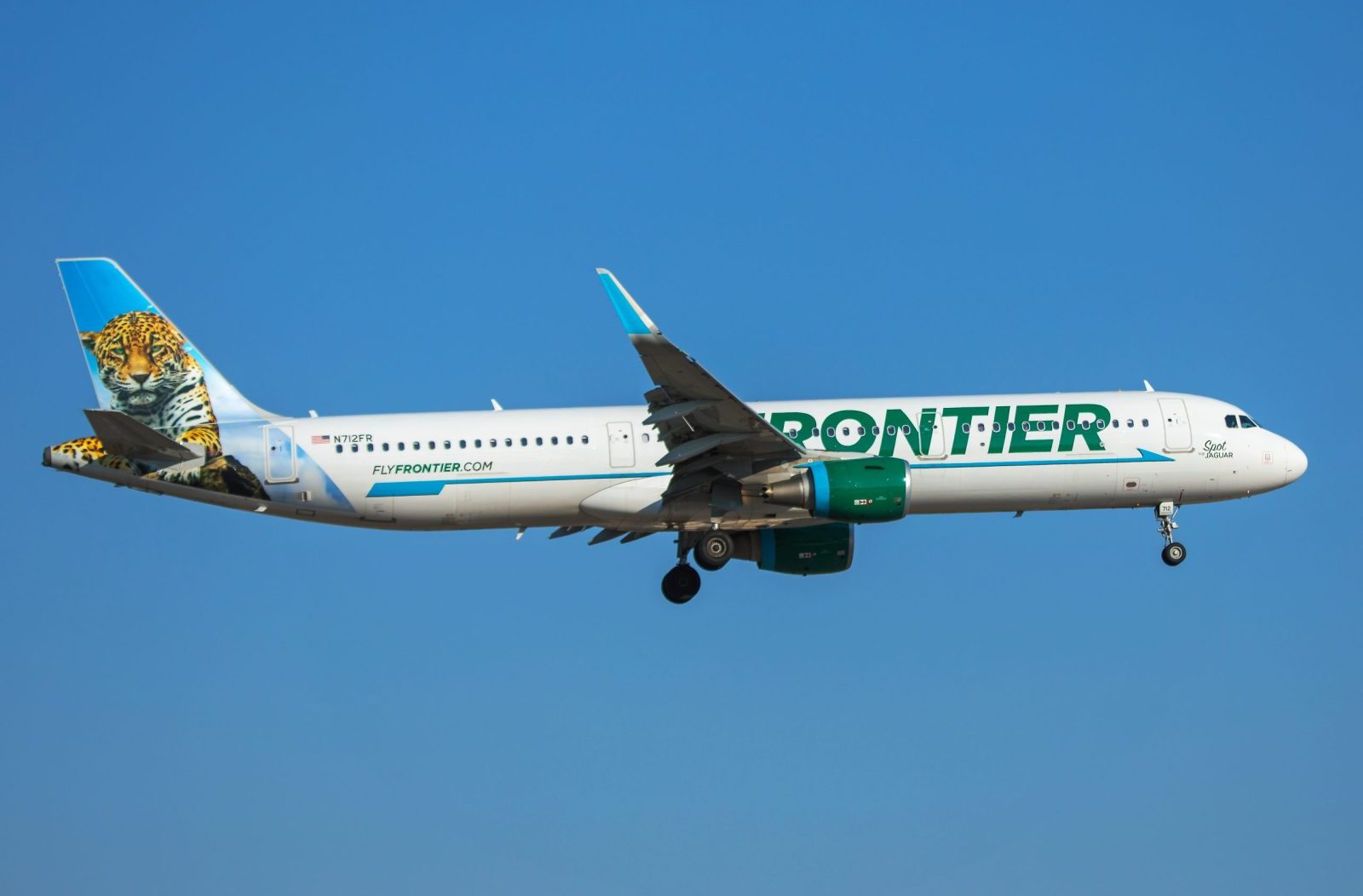 An A321 in Frontier's "Spot the Jaguar" livery on approach into Las Vegas.