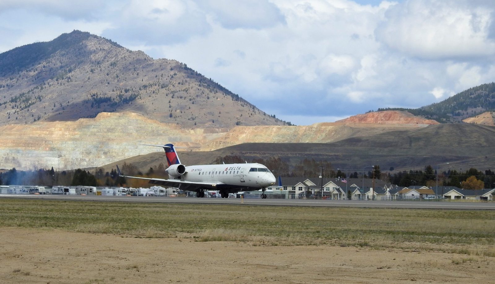 Delta CRJ-200
