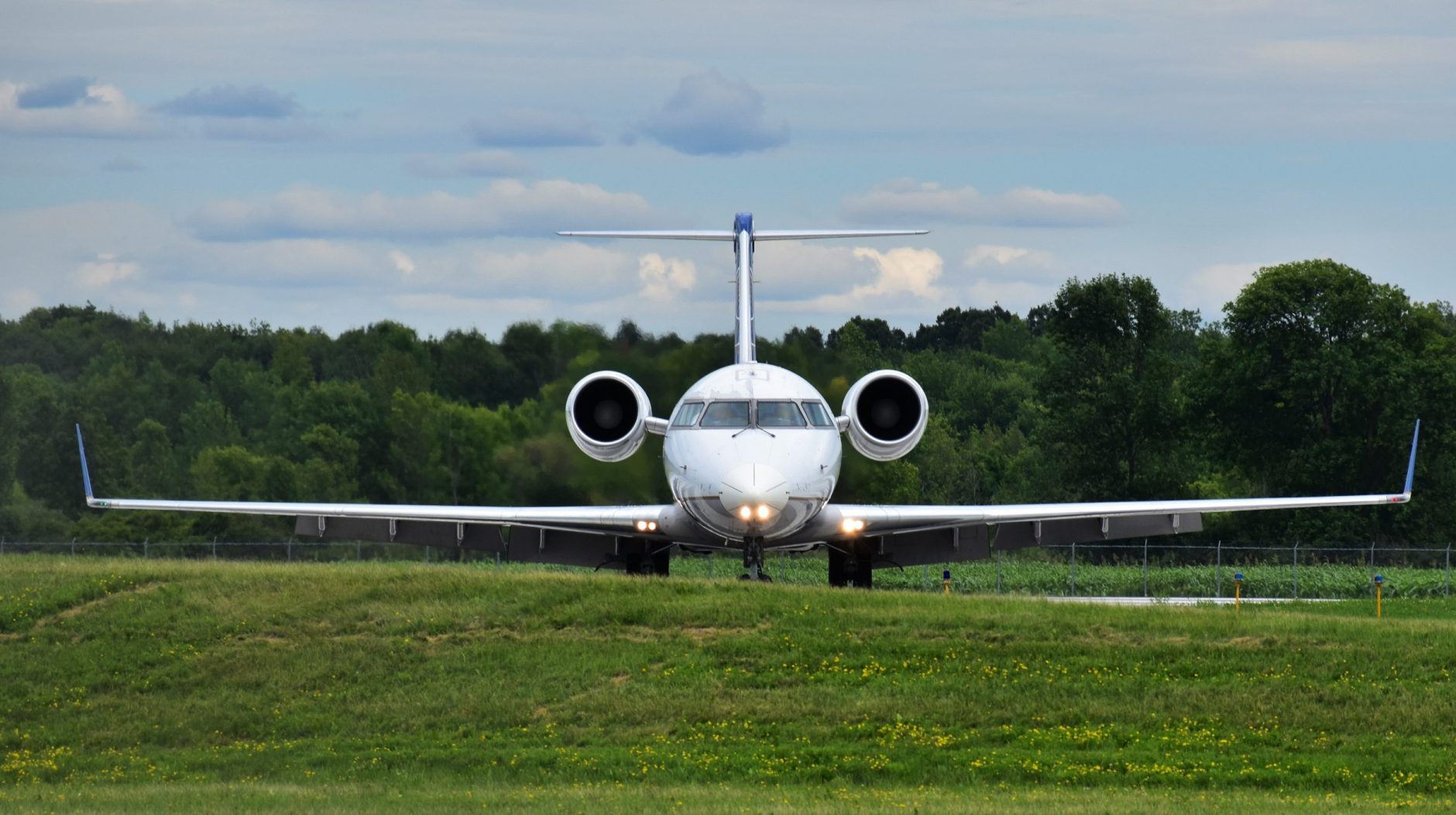 United CRJ-200