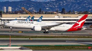 A Qantas Boeing 787 departing LAX. (AirlineGeeks | James Dinsdale)