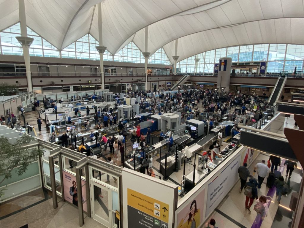 Senate Bill Would End Congress Members' 'Special Treatment' at Airport Security, AirlineGeeks