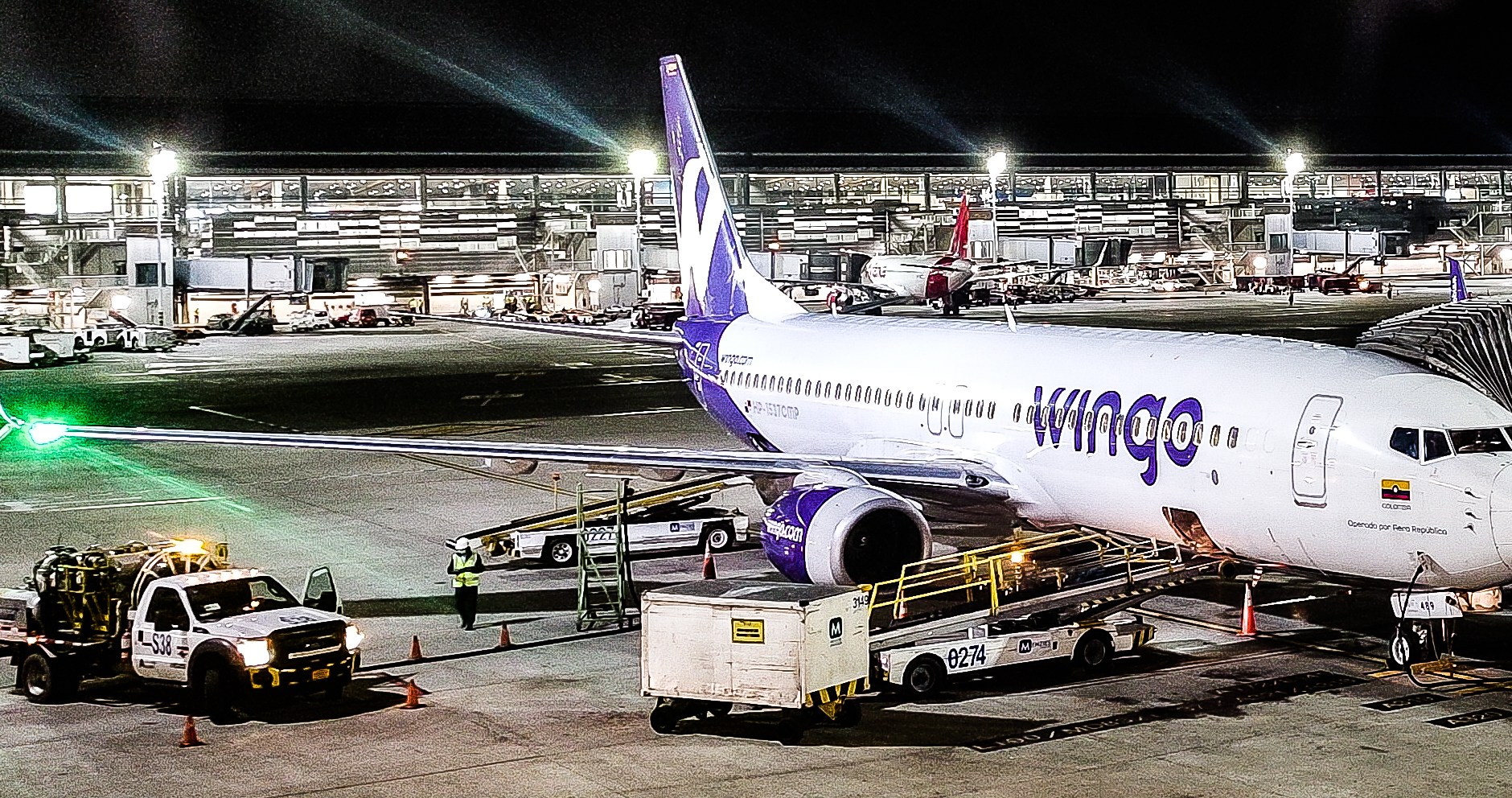 A Wingo Boeing 737-8 at Bogotá Airport