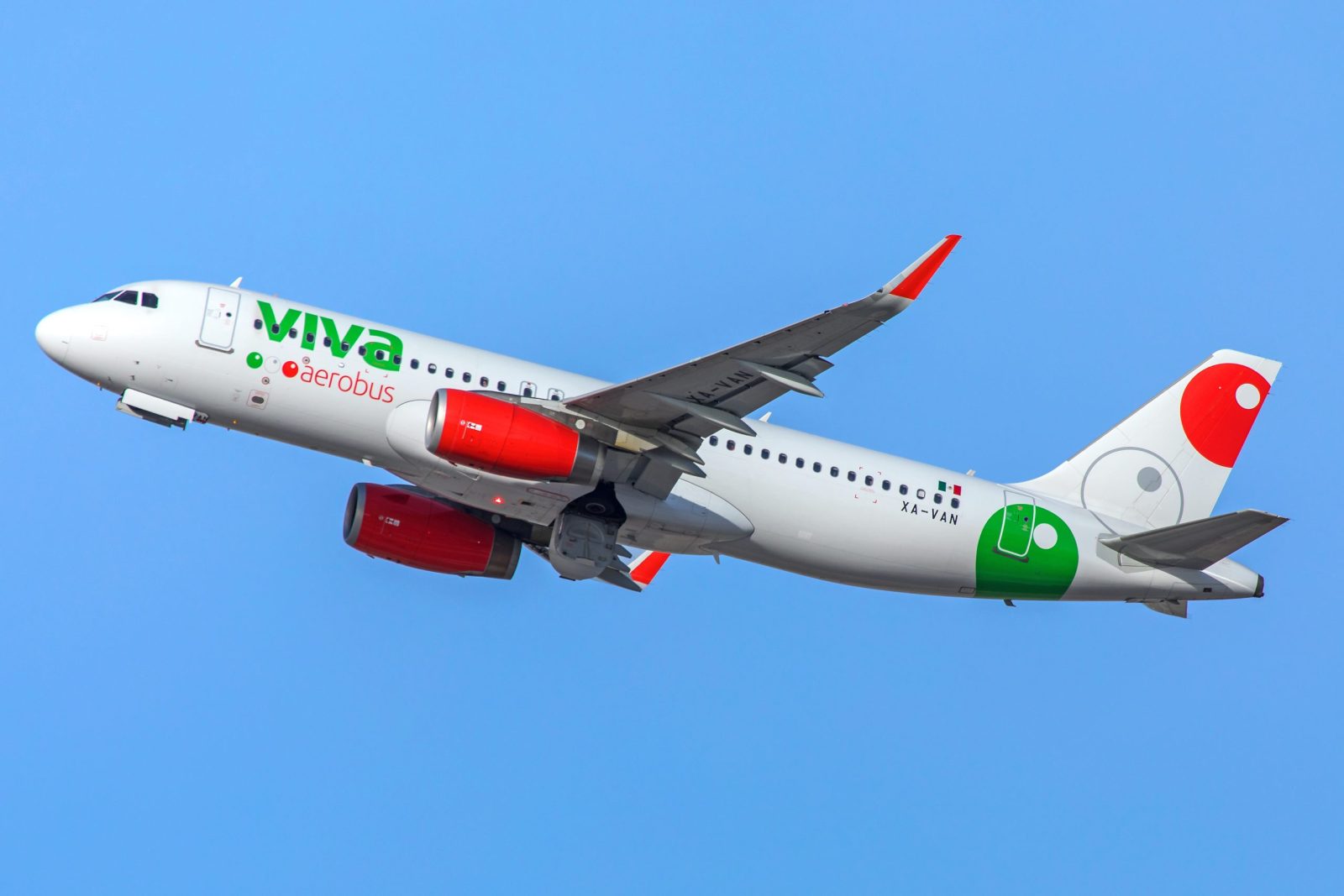 Viva Aerobus A320