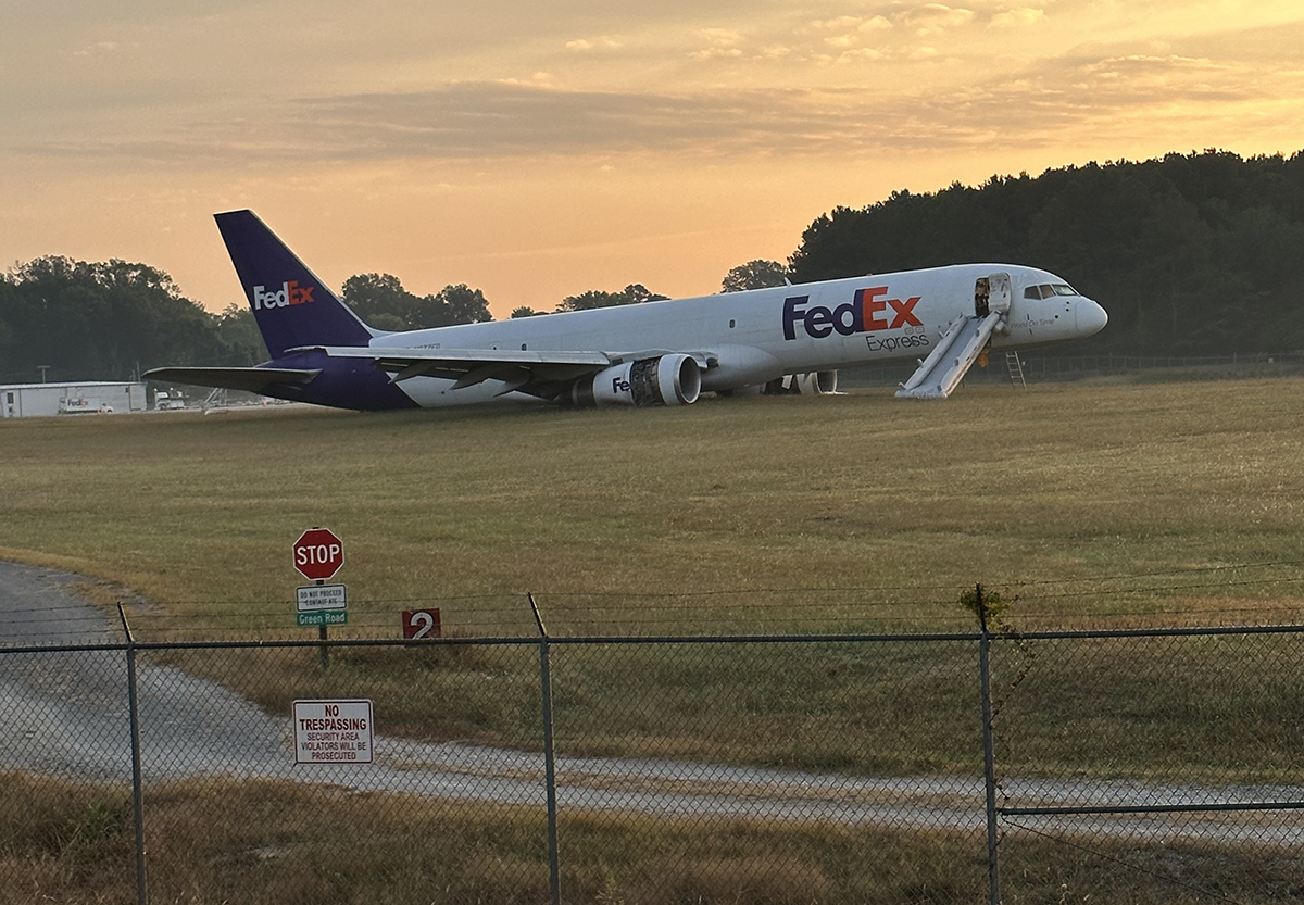 Damaged FedEx 757
