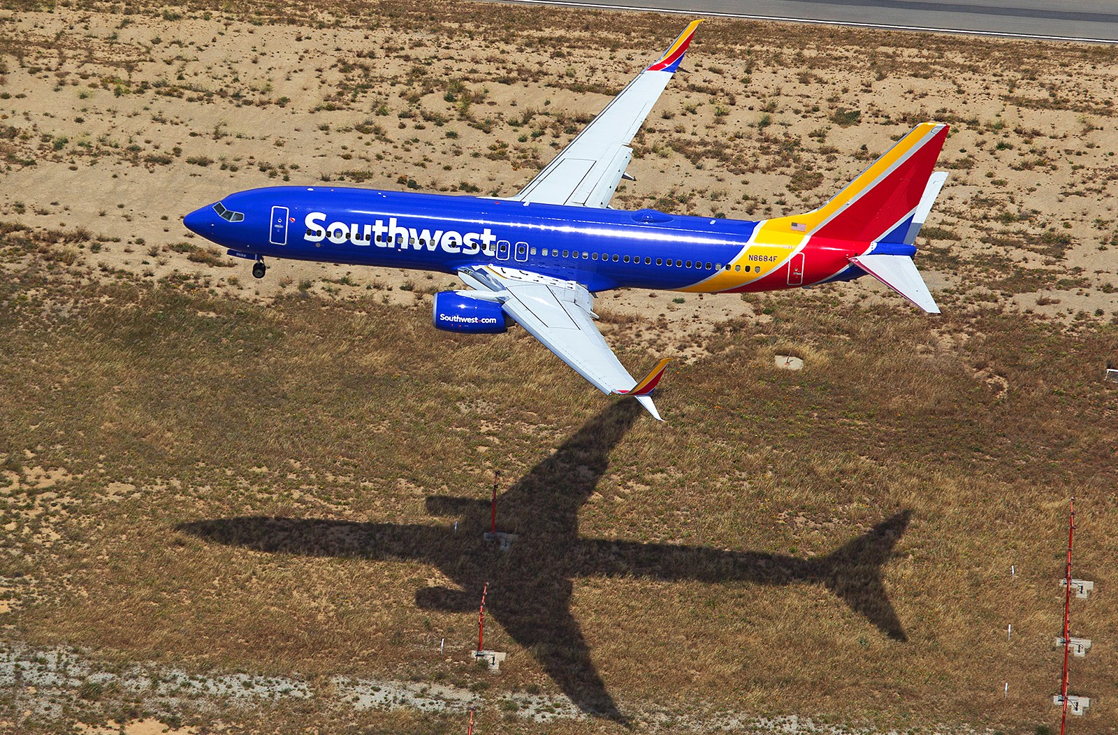 A Southwest Airlines 737 on final approach to Los Angeles International Airport.