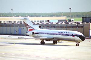 1280px-Delta_Air_Lines_Boeing_727-225;_N8890Z@FRA;10.10.1995_(5471579532)