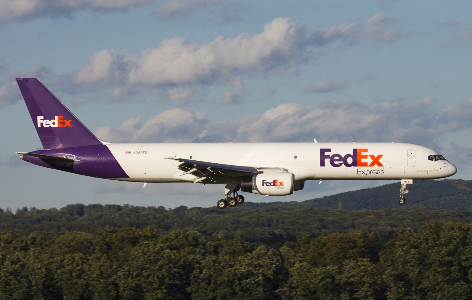 FedEx 757