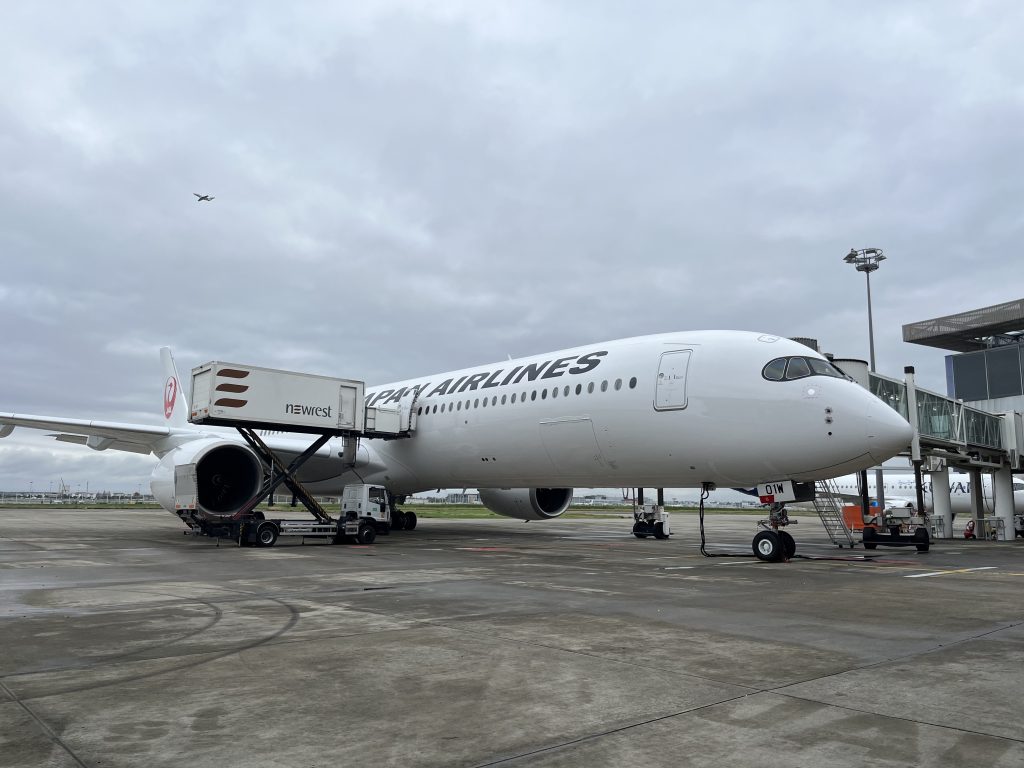JAL Takes Delivery of Its First A350-1000 | AirlineGeeks.com