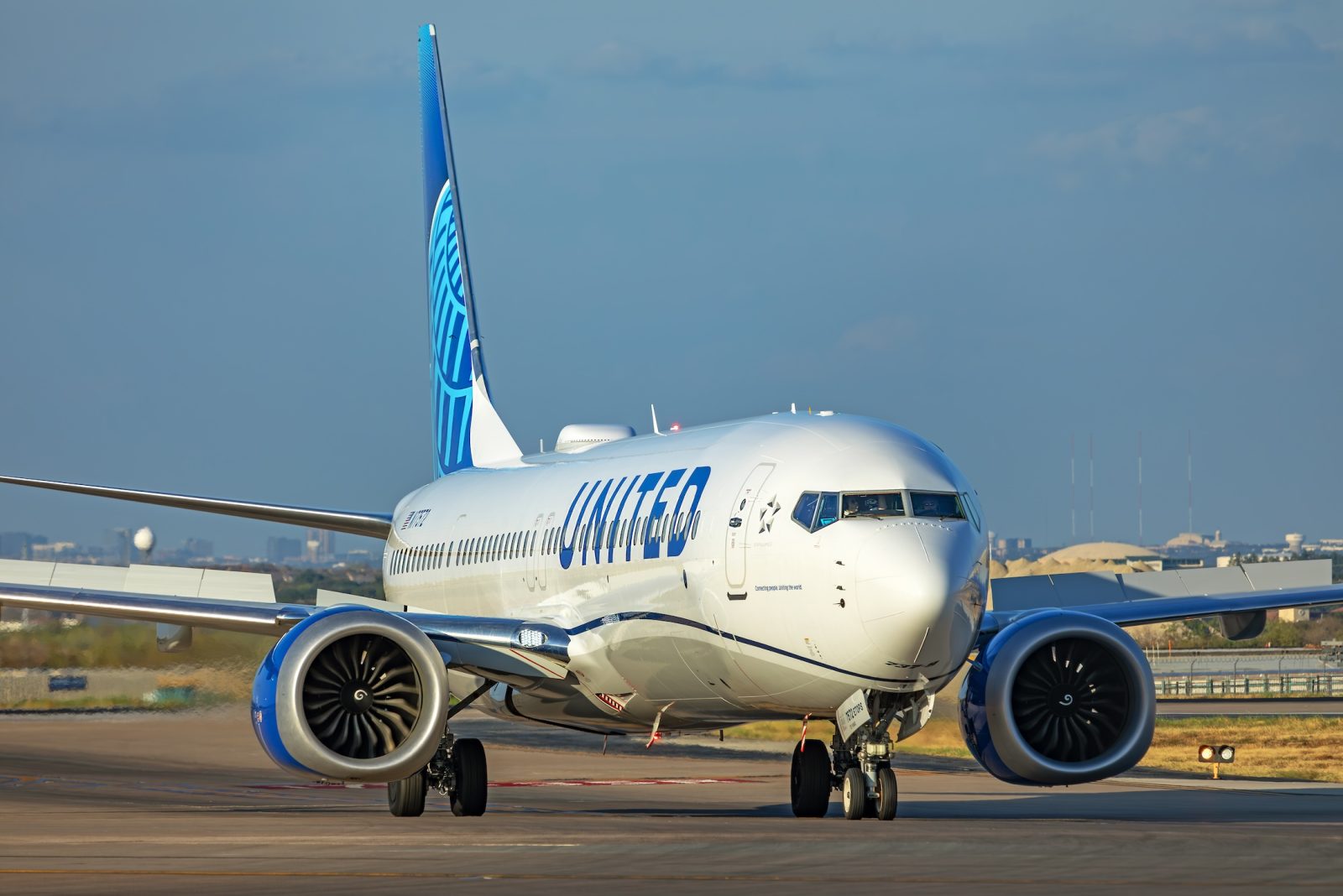 United 737 MAX 9