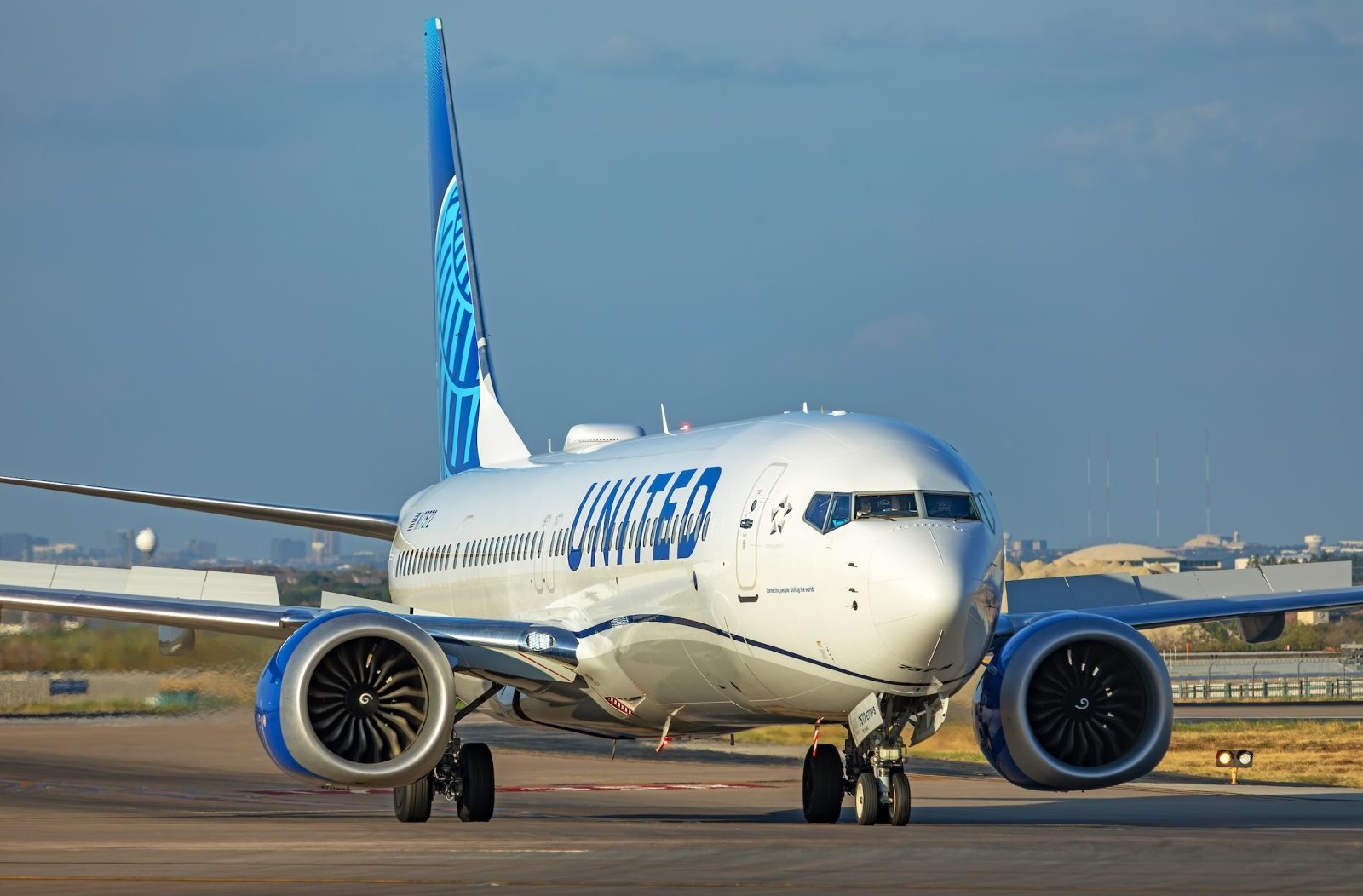 United 737 MAX 9