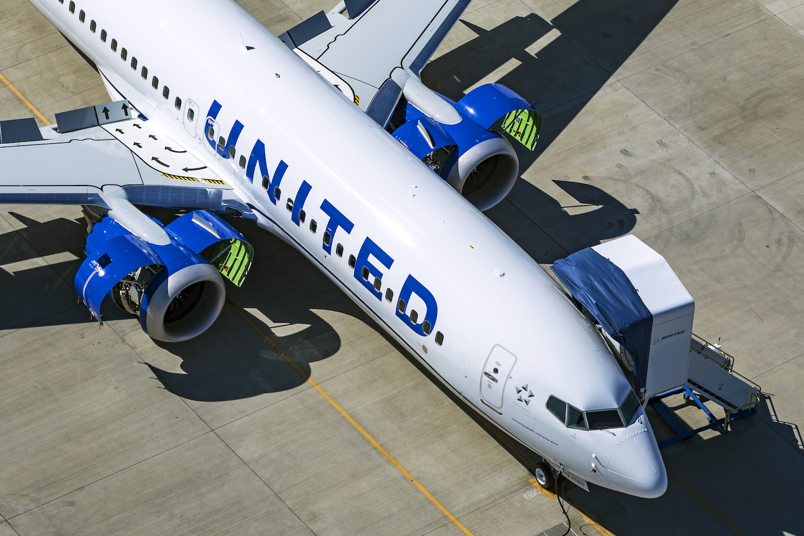 United 737 MAX 8