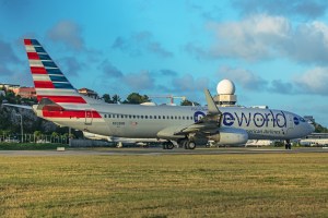 American 737-800