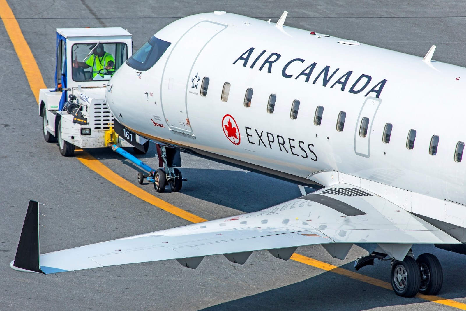 Jazz-CRJ-200-BOS-William-
