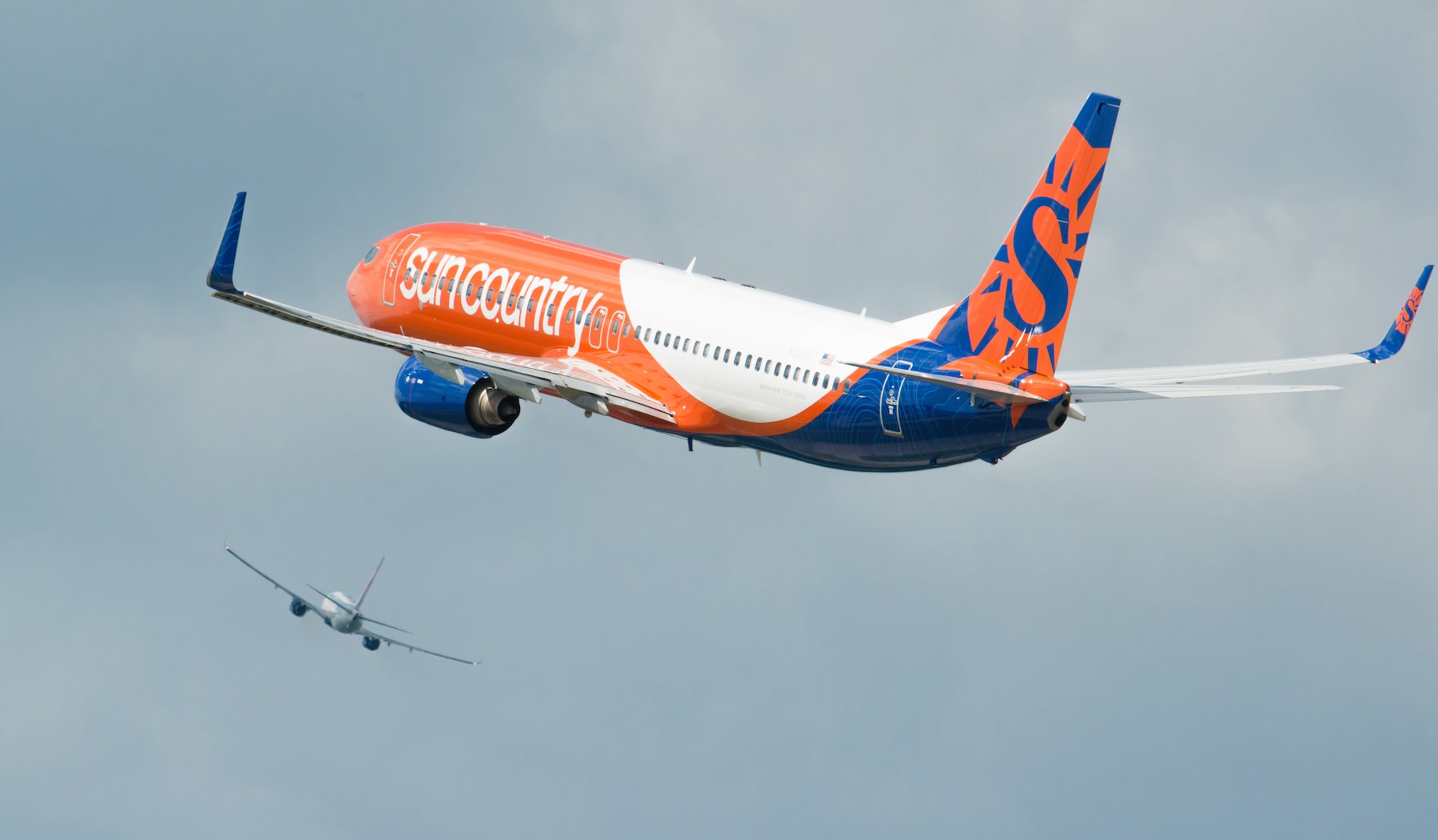 Sun Country 737-800