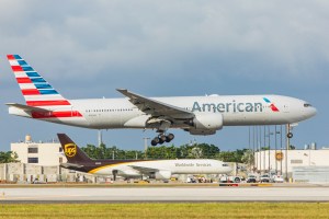 American 777-200