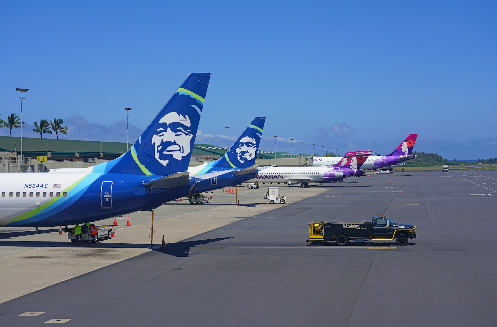 Alaska and Hawaiian aircraft