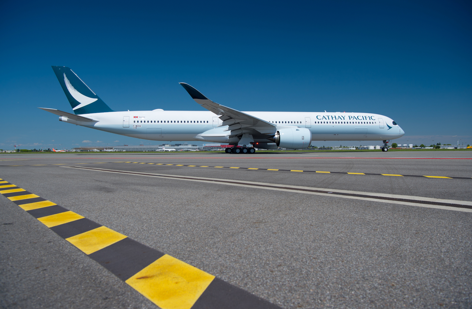 A Cathay Pacific Airbus A350-1000