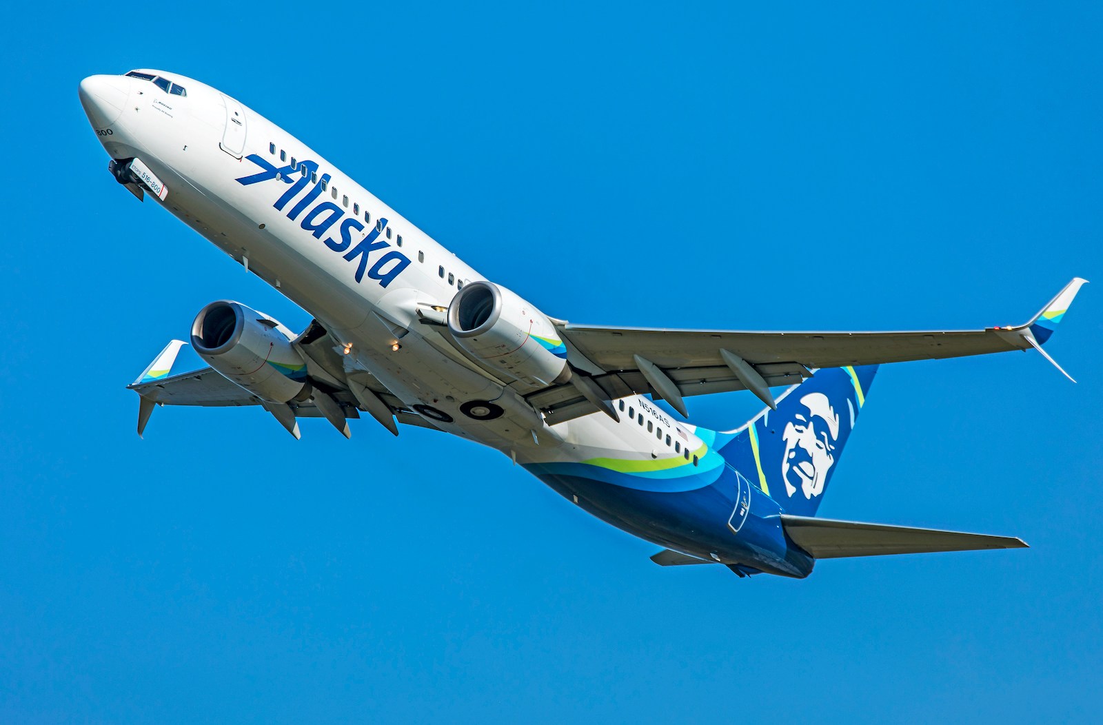 An Alaska Airlines 737-800.