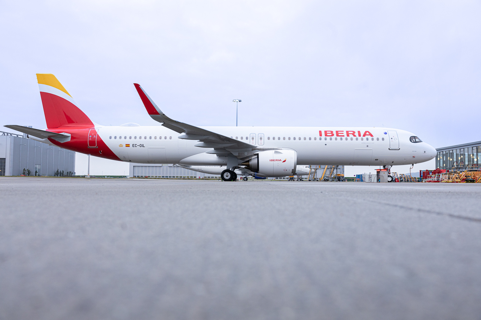 Airbus delivers the world's first A321XLR to Iberia